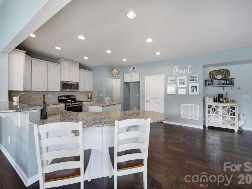 3622 Catherine Creek Place, Davidson, NC 28036.  MLS# CAR4389546, YatesRealty ID 33334. 