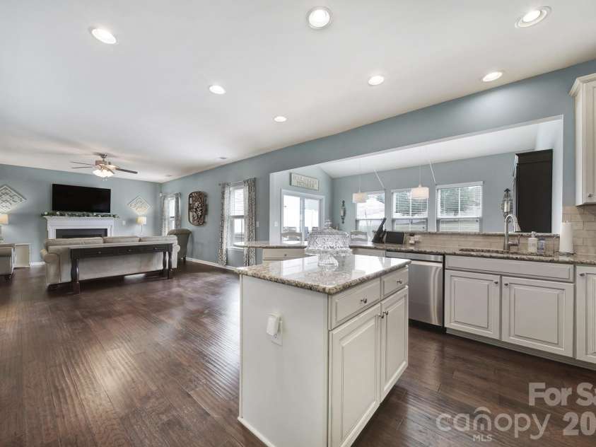 3622 Catherine Creek Place, Davidson, NC 28036.  MLS# CAR4389546, YatesRealty ID 33334. 