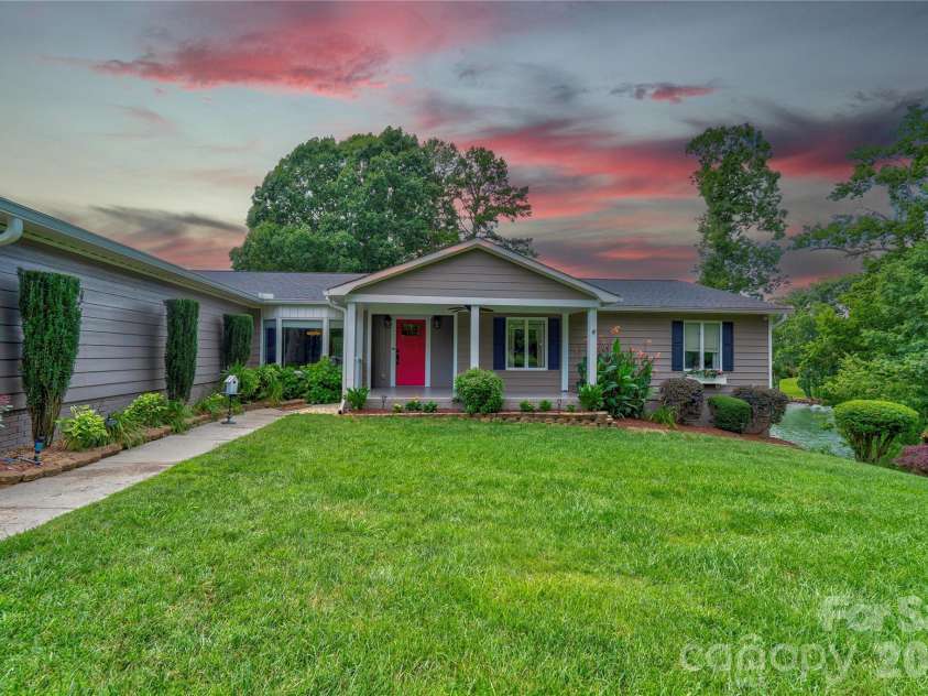 104 Doral Court, Kings Mountain, NC 28086.  MLS# CAR4384221, YatesRealty ID 33336. 