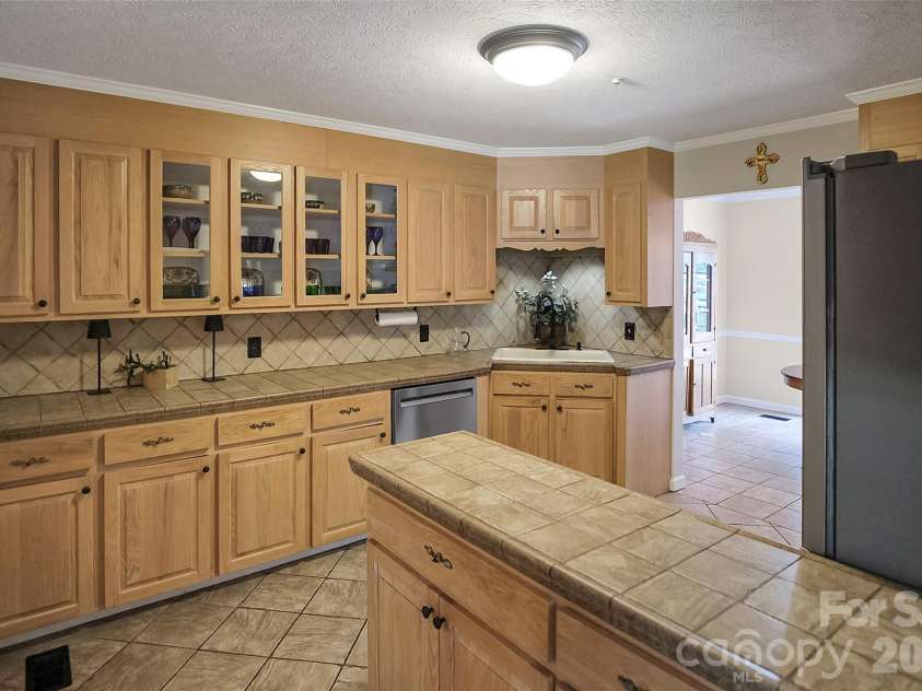 104 Doral Court, Kings Mountain, NC 28086.  MLS# CAR4384221, YatesRealty ID 33336. 