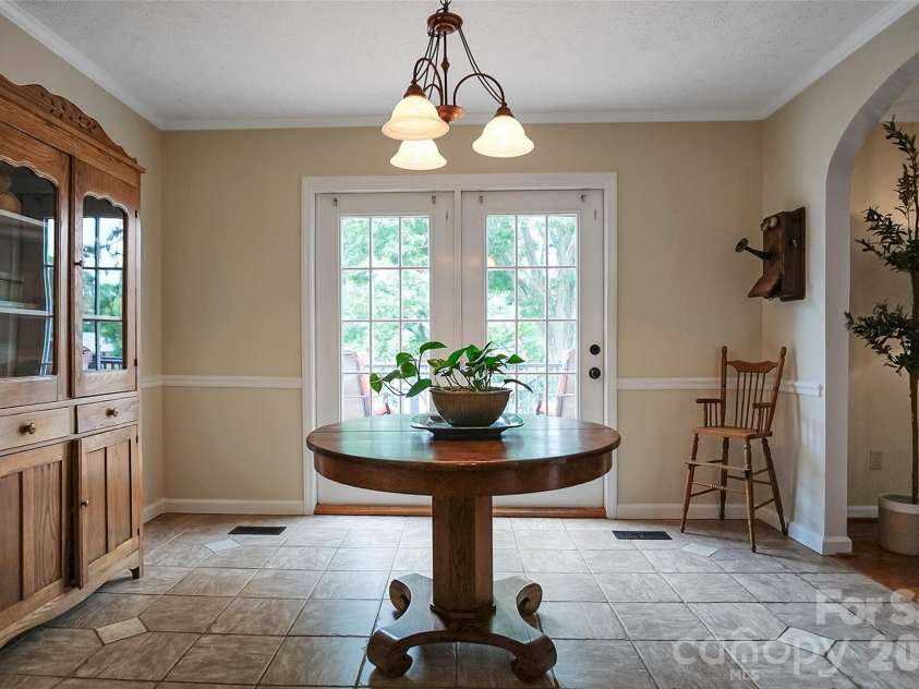 104 Doral Court, Kings Mountain, NC 28086.  MLS# CAR4384221, YatesRealty ID 33336. 