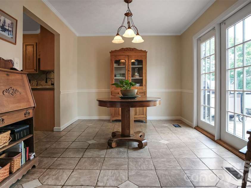 104 Doral Court, Kings Mountain, NC 28086.  MLS# CAR4384221, YatesRealty ID 33336. 