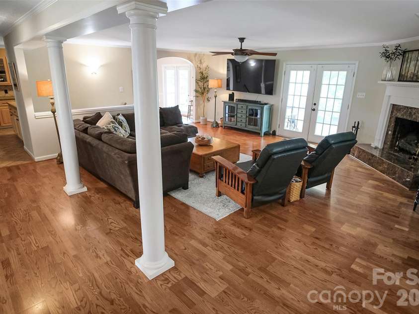 104 Doral Court, Kings Mountain, NC 28086.  MLS# CAR4384221, YatesRealty ID 33336. 