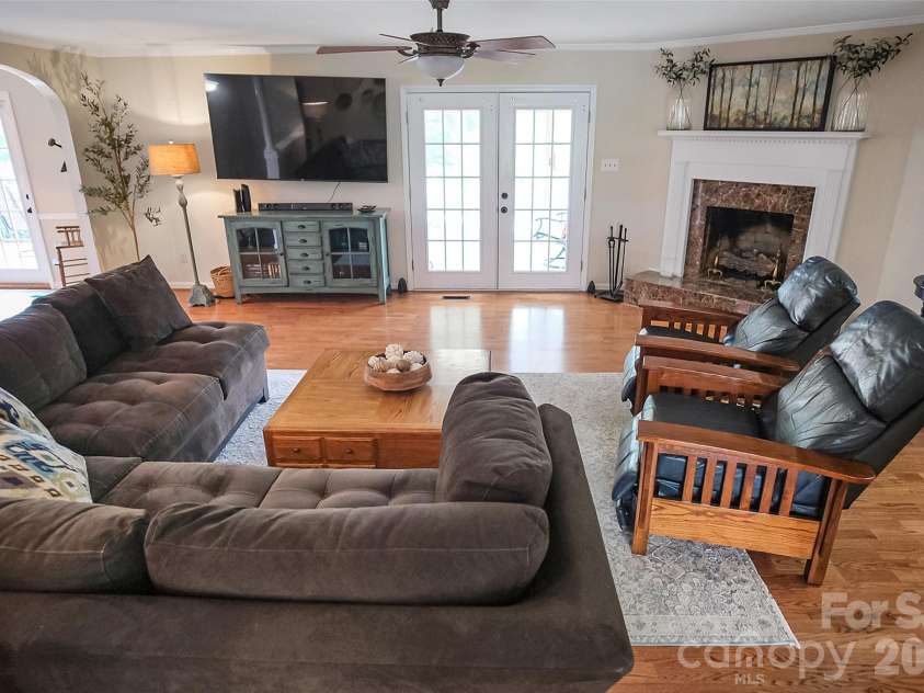 104 Doral Court, Kings Mountain, NC 28086.  MLS# CAR4384221, YatesRealty ID 33336. 