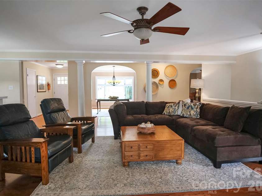 104 Doral Court, Kings Mountain, NC 28086.  MLS# CAR4384221, YatesRealty ID 33336. 