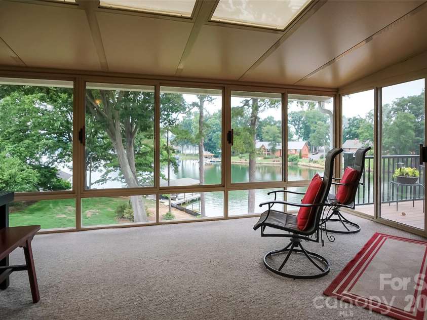 104 Doral Court, Kings Mountain, NC 28086.  MLS# CAR4384221, YatesRealty ID 33336. 