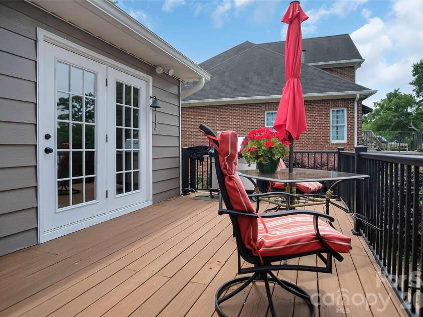 104 Doral Court, Kings Mountain, NC 28086.  MLS# CAR4384221, YatesRealty ID 33336. 