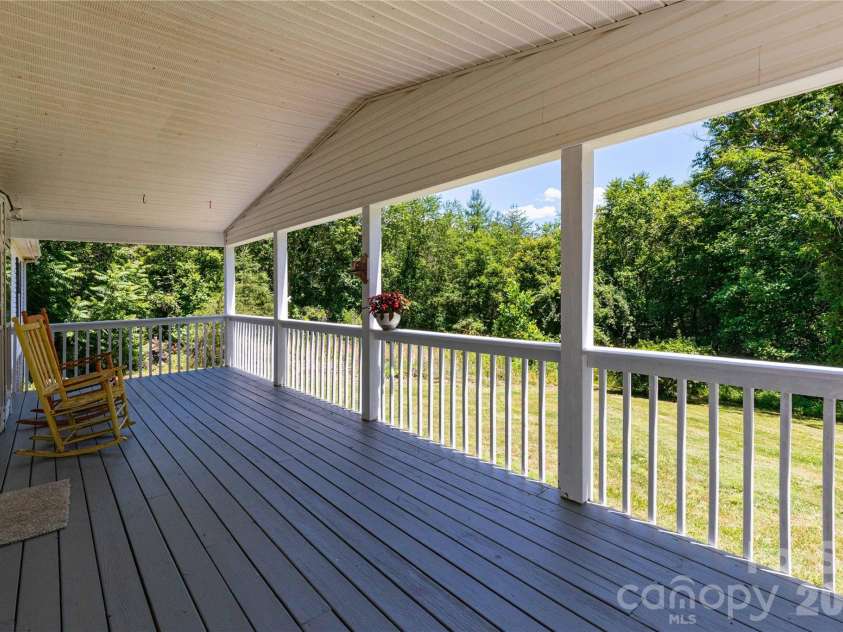 25 Sienna Drive, Asheville, NC 28806.  MLS# CAR4388158, YatesRealty ID 33338. 