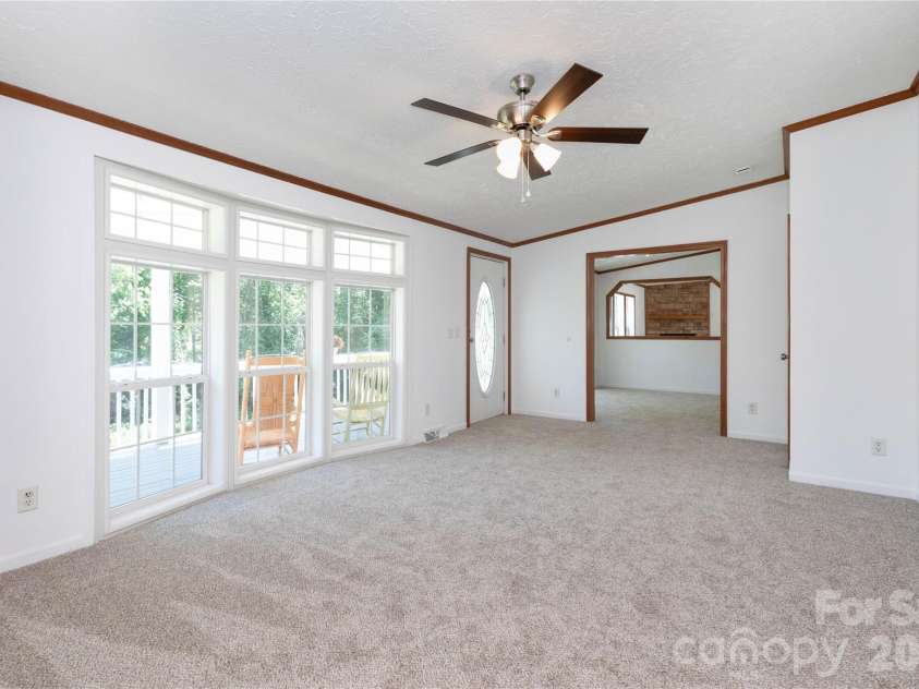 25 Sienna Drive, Asheville, NC 28806.  MLS# CAR4388158, YatesRealty ID 33338. 
