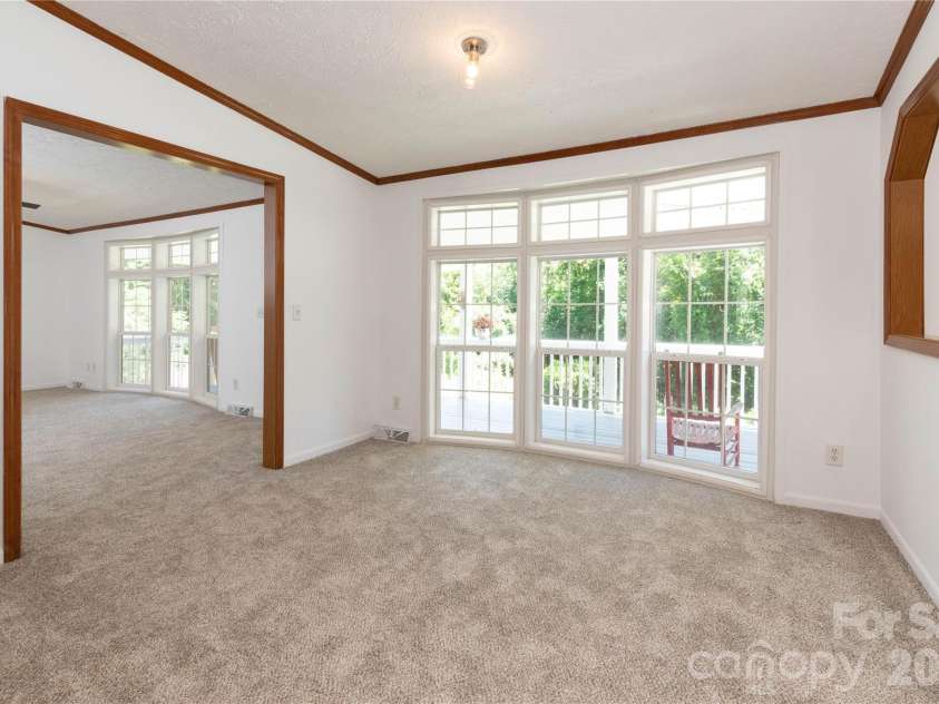 25 Sienna Drive, Asheville, NC 28806.  MLS# CAR4388158, YatesRealty ID 33338. 