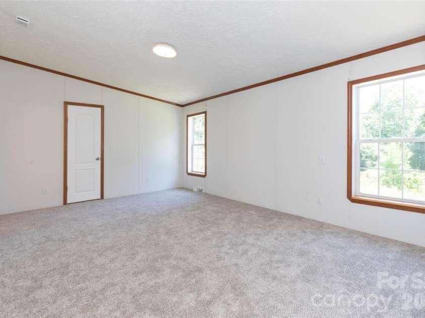 25 Sienna Drive, Asheville, NC 28806.  MLS# CAR4388158, YatesRealty ID 33338. 