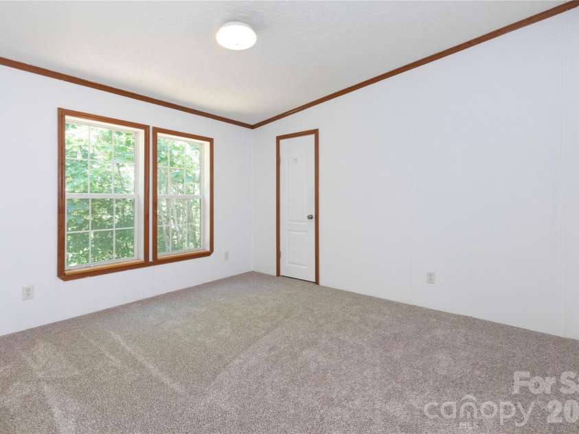 25 Sienna Drive, Asheville, NC 28806.  MLS# CAR4388158, YatesRealty ID 33338. 