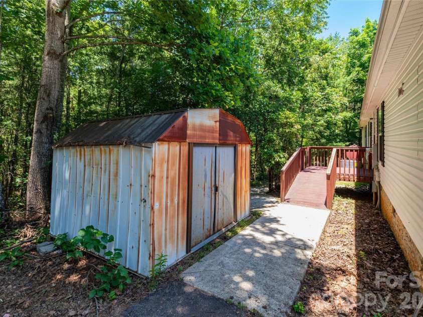 25 Sienna Drive, Asheville, NC 28806.  MLS# CAR4388158, YatesRealty ID 33338. 