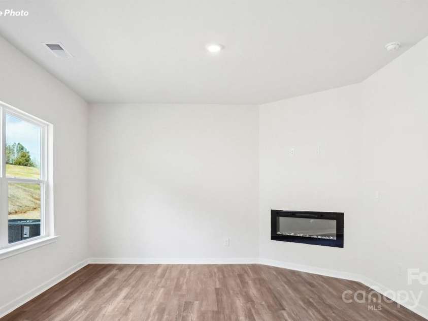 3758 Coleman Drive, Charlotte, NC 28215.  MLS# CAR4294496, YatesRealty ID 33339. 