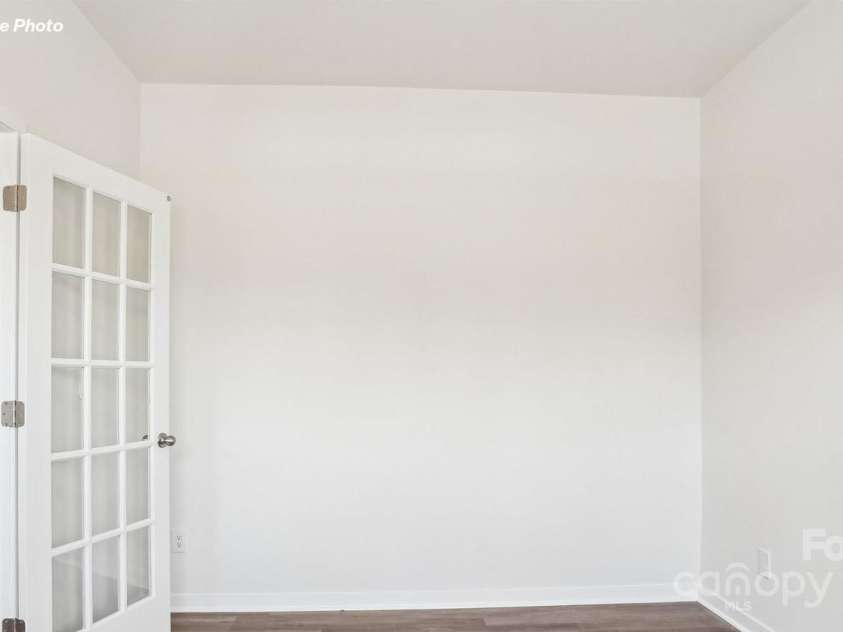 3758 Coleman Drive, Charlotte, NC 28215.  MLS# CAR4294496, YatesRealty ID 33339. 