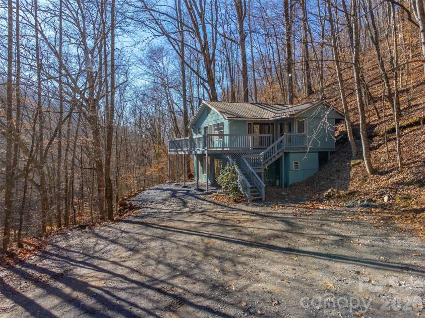 744 Coon Creek Road, Franklin, NC 28734.  MLS# CAR4337315, YatesRealty ID 3334. 