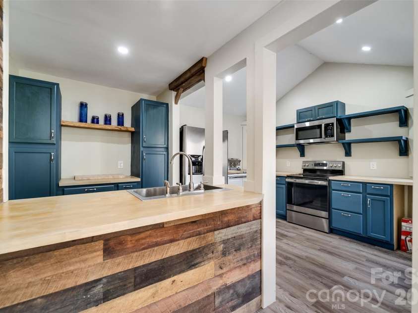 744 Coon Creek Road, Franklin, NC 28734.  MLS# CAR4337315, YatesRealty ID 3334. 