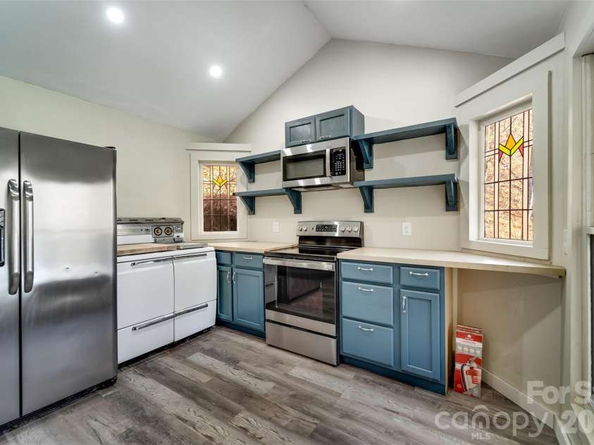 744 Coon Creek Road, Franklin, NC 28734.  MLS# CAR4337315, YatesRealty ID 3334. 