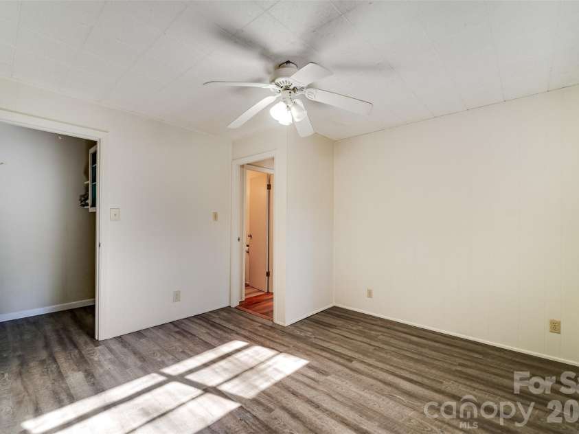 744 Coon Creek Road, Franklin, NC 28734.  MLS# CAR4337315, YatesRealty ID 3334. 