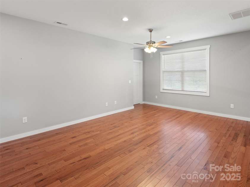 862 Sand Hill Road, Asheville, NC 28806.  MLS# CAR4284247, YatesRealty ID 3334. 