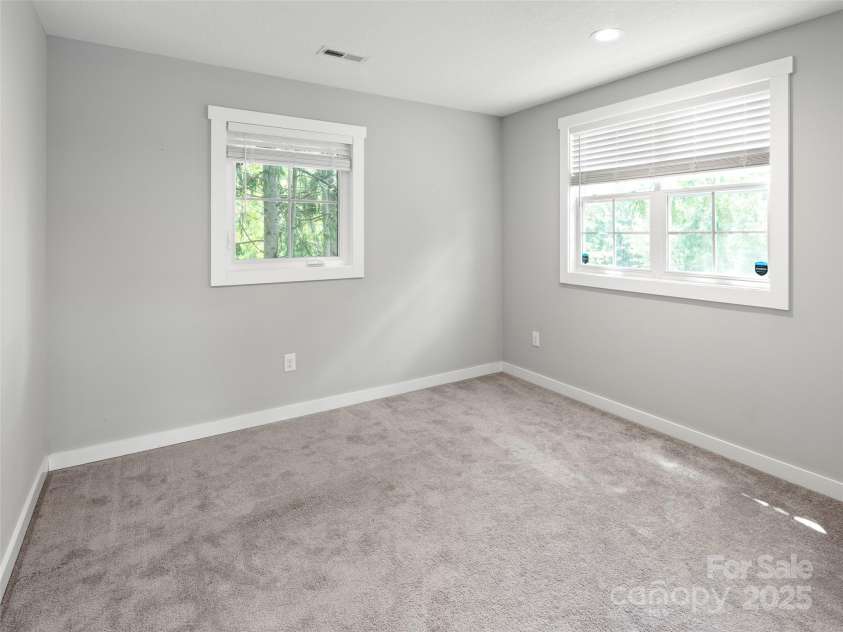 862 Sand Hill Road, Asheville, NC 28806.  MLS# CAR4284247, YatesRealty ID 3334. 