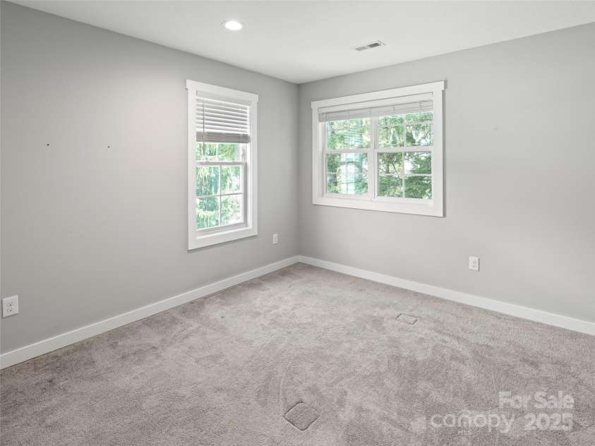 862 Sand Hill Road, Asheville, NC 28806.  MLS# CAR4284247, YatesRealty ID 3334. 