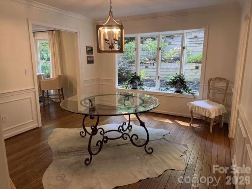 212 Estate Drive, Hendersonville, NC 28739.  MLS# CAR4390907, YatesRealty ID 33340. 