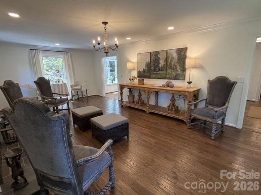 212 Estate Drive, Hendersonville, NC 28739.  MLS# CAR4390907, YatesRealty ID 33340. 