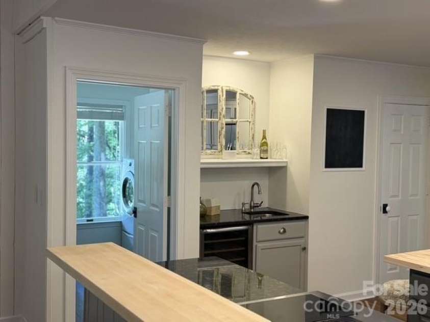212 Estate Drive, Hendersonville, NC 28739.  MLS# CAR4390907, YatesRealty ID 33340. 