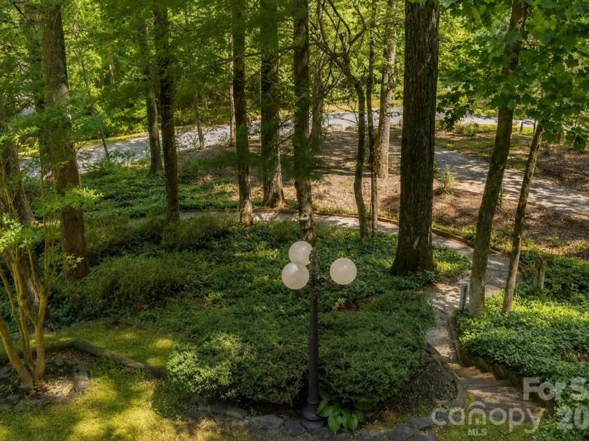 212 Estate Drive, Hendersonville, NC 28739.  MLS# CAR4390907, YatesRealty ID 33340. 