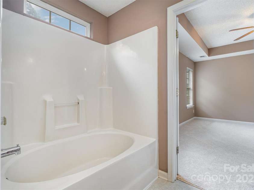 210 Devon Forest Drive, Mooresville, NC 28115.  MLS# CAR4293435, YatesRealty ID 33341. 