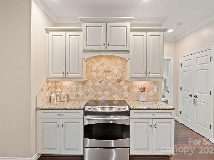 13325 Fremington Road, Huntersville, NC 28078.  MLS# CAR4291022, YatesRealty ID 33342. 
