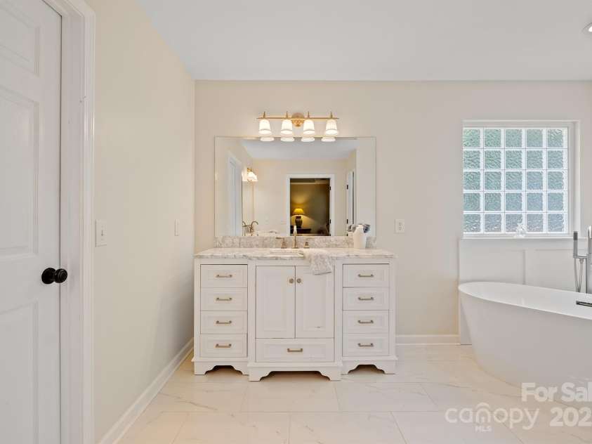 13325 Fremington Road, Huntersville, NC 28078.  MLS# CAR4291022, YatesRealty ID 33342. 