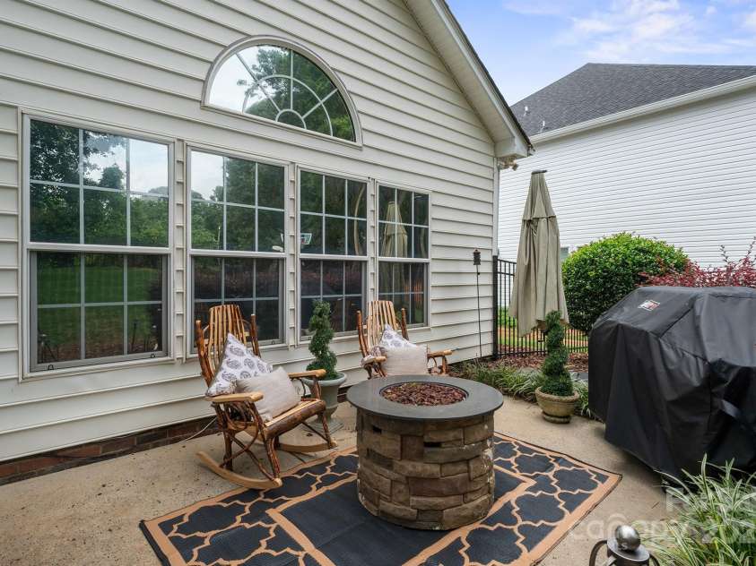13325 Fremington Road, Huntersville, NC 28078.  MLS# CAR4291022, YatesRealty ID 33342. 