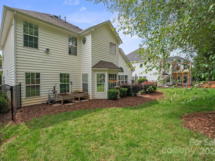 13325 Fremington Road, Huntersville, NC 28078.  MLS# CAR4291022, YatesRealty ID 33342. 