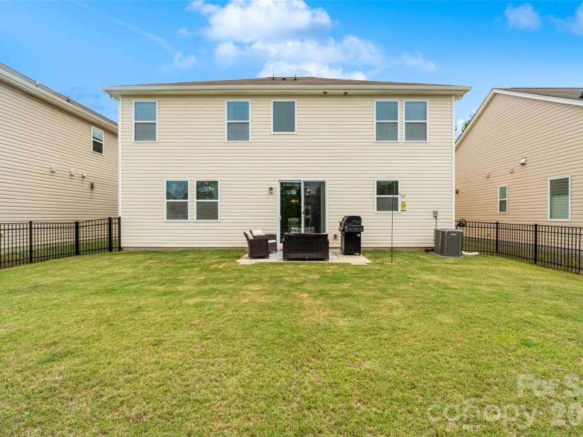 1401 Kings Grove Drive, York, SC 29745.  MLS# CAR4391337, YatesRealty ID 33342. Fully Fenced in Backyard
