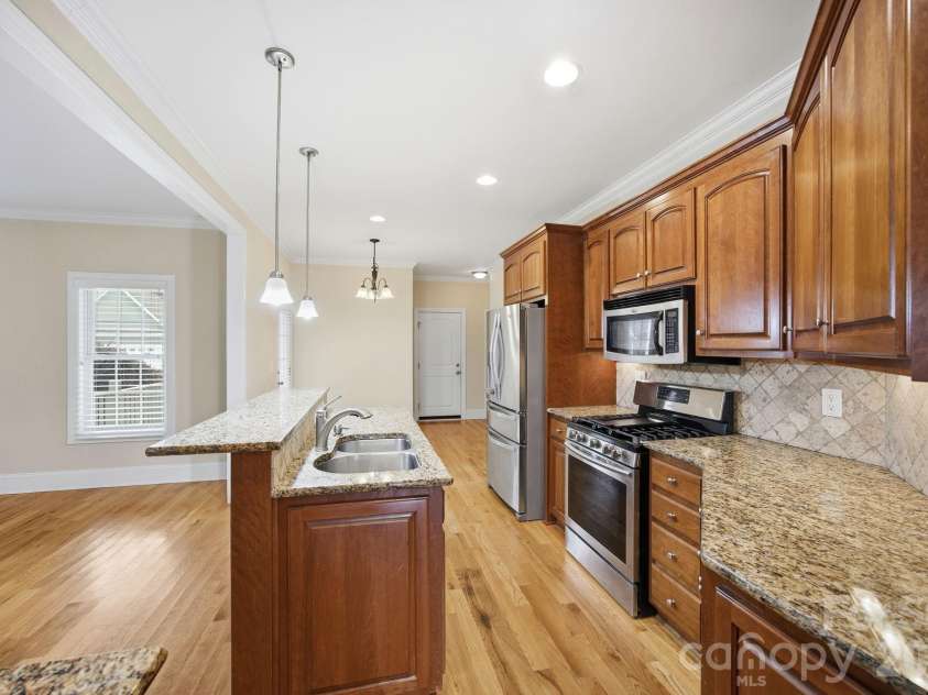3210 Kelsey Plaza, Kannapolis, NC 28081.  MLS# CAR4384881, YatesRealty ID 33343. 