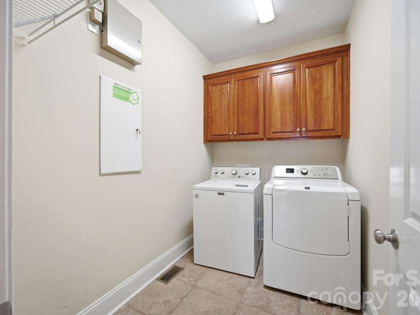 3210 Kelsey Plaza, Kannapolis, NC 28081.  MLS# CAR4384881, YatesRealty ID 33343. 