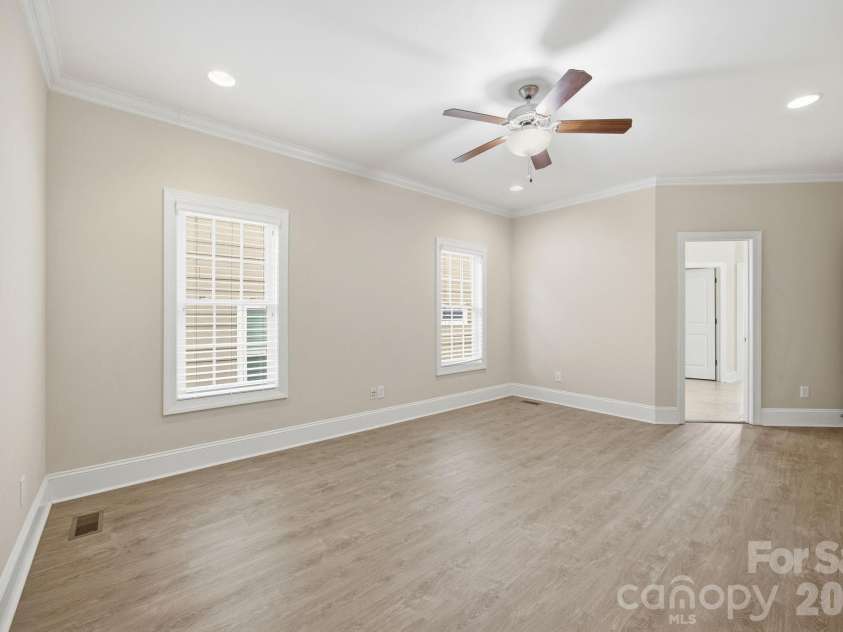 3210 Kelsey Plaza, Kannapolis, NC 28081.  MLS# CAR4384881, YatesRealty ID 33343. 