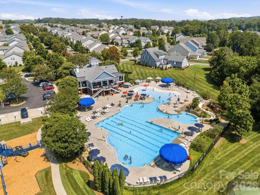 3210 Kelsey Plaza, Kannapolis, NC 28081.  MLS# CAR4384881, YatesRealty ID 33343. 
