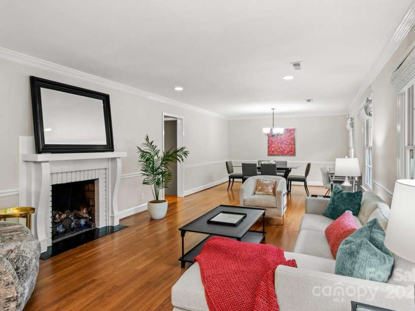 431 Hearthside Drive, Winston Salem, NC 27104.  MLS# CAR4294483, YatesRealty ID 33343. 