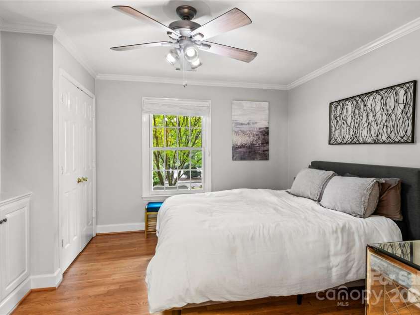 431 Hearthside Drive, Winston Salem, NC 27104.  MLS# CAR4294483, YatesRealty ID 33343. 