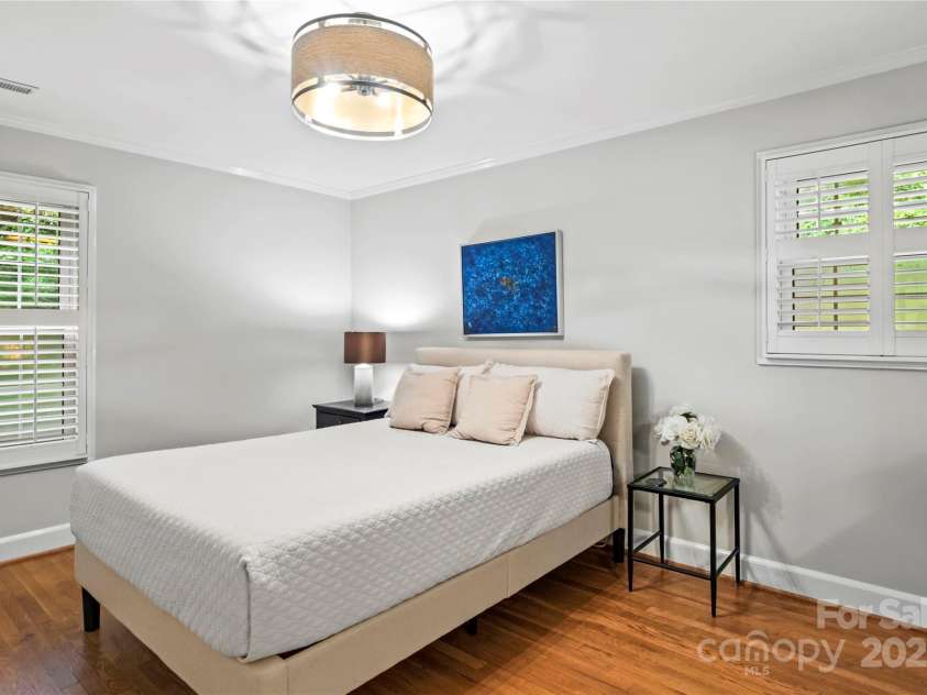 431 Hearthside Drive, Winston Salem, NC 27104.  MLS# CAR4294483, YatesRealty ID 33343. 