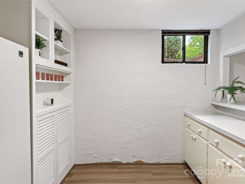 431 Hearthside Drive, Winston Salem, NC 27104.  MLS# CAR4294483, YatesRealty ID 33343. 