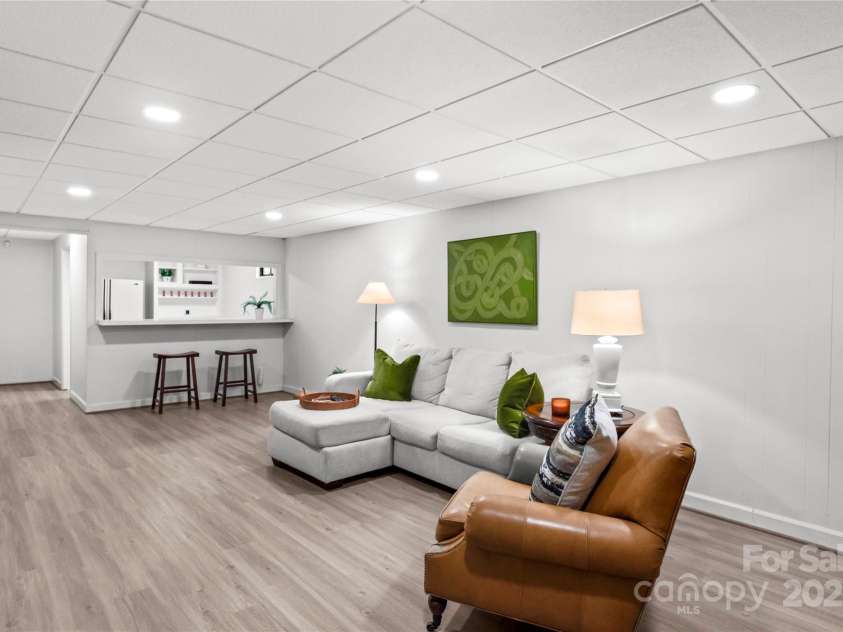 431 Hearthside Drive, Winston Salem, NC 27104.  MLS# CAR4294483, YatesRealty ID 33343. 