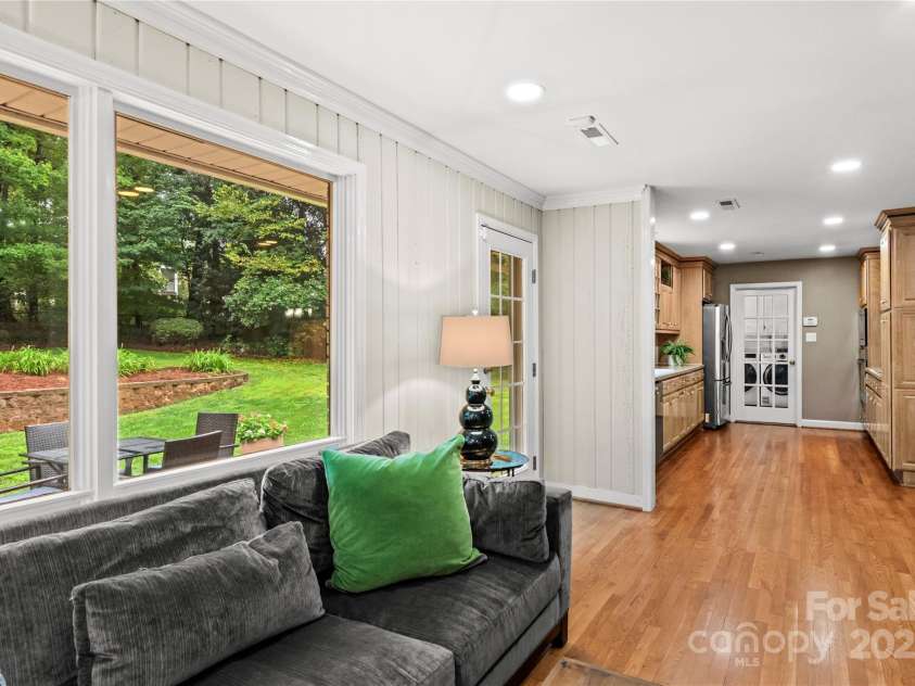 431 Hearthside Drive, Winston Salem, NC 27104.  MLS# CAR4294483, YatesRealty ID 33343. 