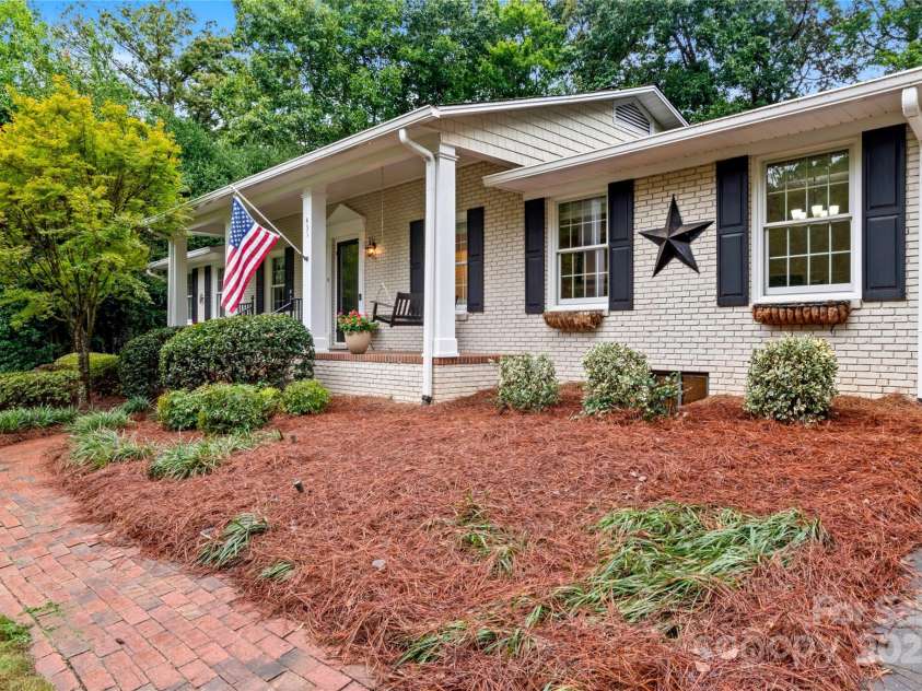 431 Hearthside Drive, Winston Salem, NC 27104.  MLS# CAR4294483, YatesRealty ID 33343. 
