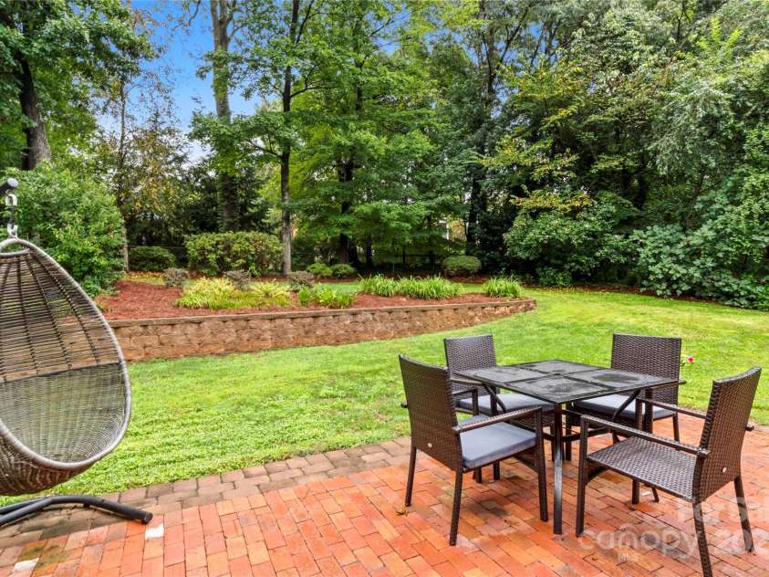 431 Hearthside Drive, Winston Salem, NC 27104.  MLS# CAR4294483, YatesRealty ID 33343. 