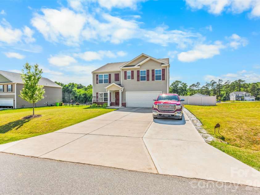164 Ashfield Lane, Lexington, NC 27292.  MLS# CAR4393917, YatesRealty ID 33344. 