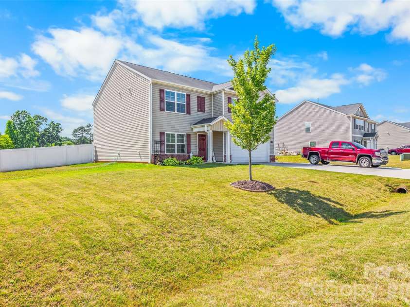 164 Ashfield Lane, Lexington, NC 27292.  MLS# CAR4393917, YatesRealty ID 33344. 